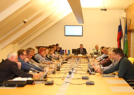 6. SEJA OBČINSKEGA SVETA 17 FOTO LJUBO VUKELIČ